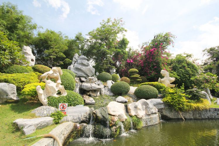 الصخور المليونية وحديقة التماسيح في بتايا - تايلاند