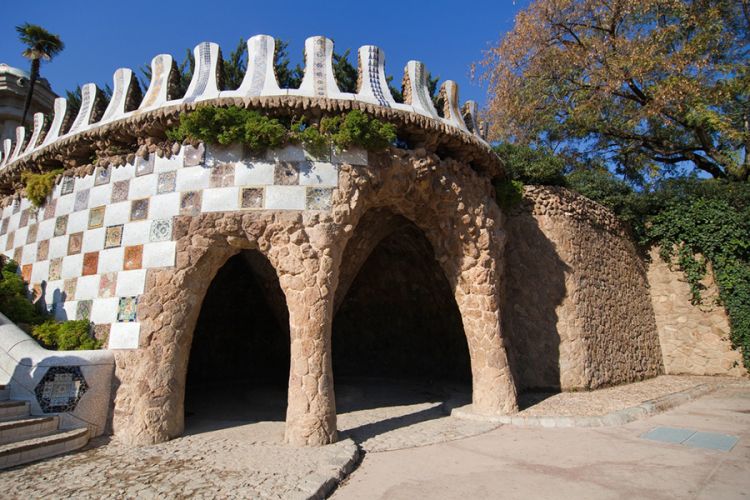 حديقة غويل في برشلونة - اسبانيا