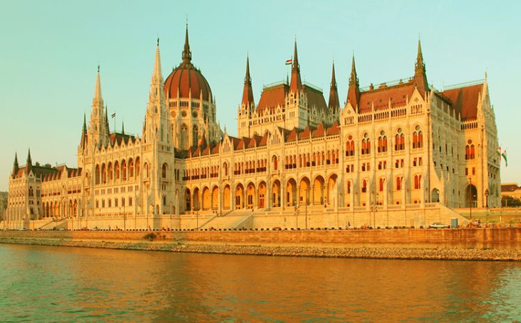 مبنى البرلمان في بودابست