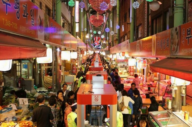 السوق الليلي شيلين في تايوان