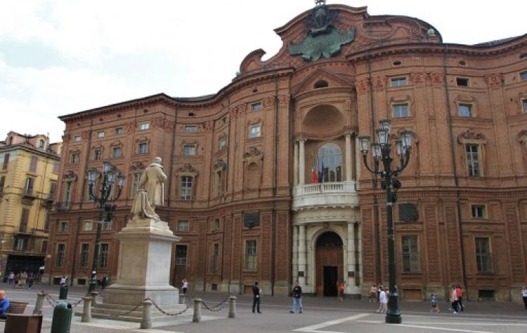 قصر كارينيانو في تورينو