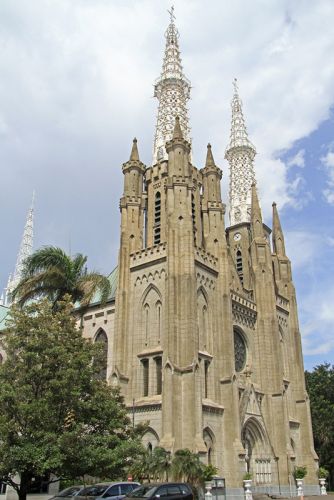 كاتدرائية جاكرتا في إندونيسيا