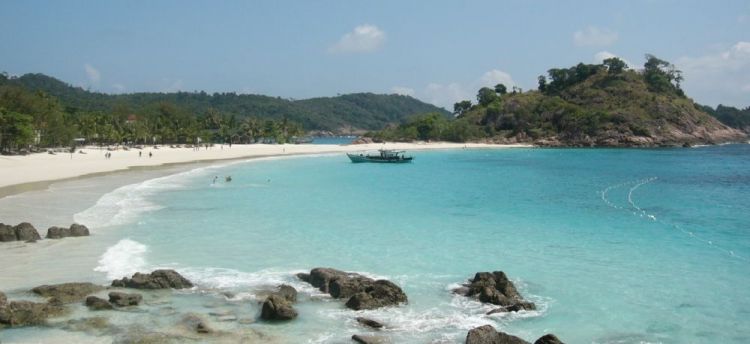 احد الشواطئ في جزيرة سيبو - ماليزيا