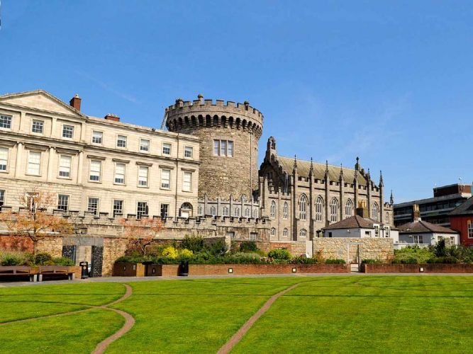 قلعة دبلن في أيرلندا