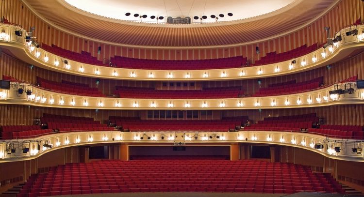 مسرح دار الأوبرا 