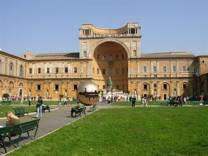 متاحف الفاتيكان في روما