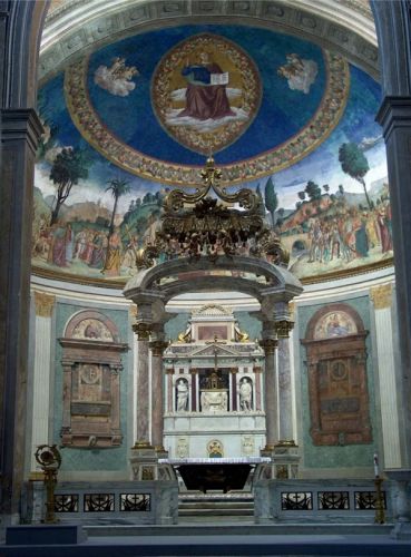 كنيسة سانتا كروتش من الداخل في روما - إيطاليا