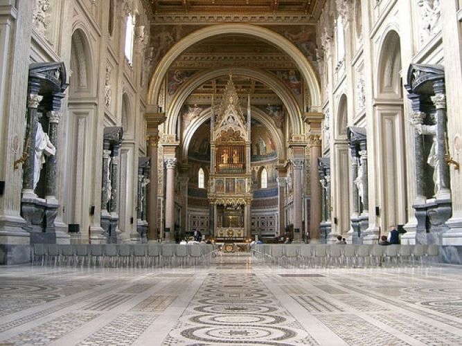 كاتدرائية القديس يوحنا اللاتراني في روما ايطاليا