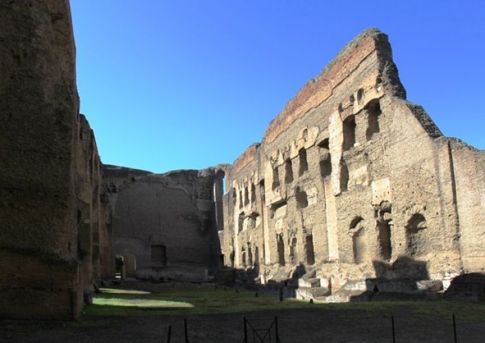 حمامات كراكالا في روما