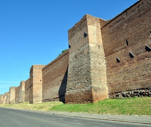 الأسوار الأوريليانية في إيطاليا