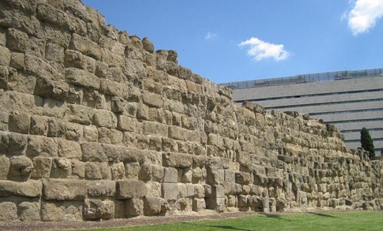 الجدار السرفياني في روما - إيطاليا