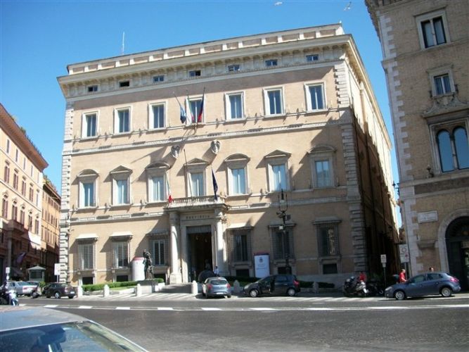 قصر فالينتي في روما - إيطاليا