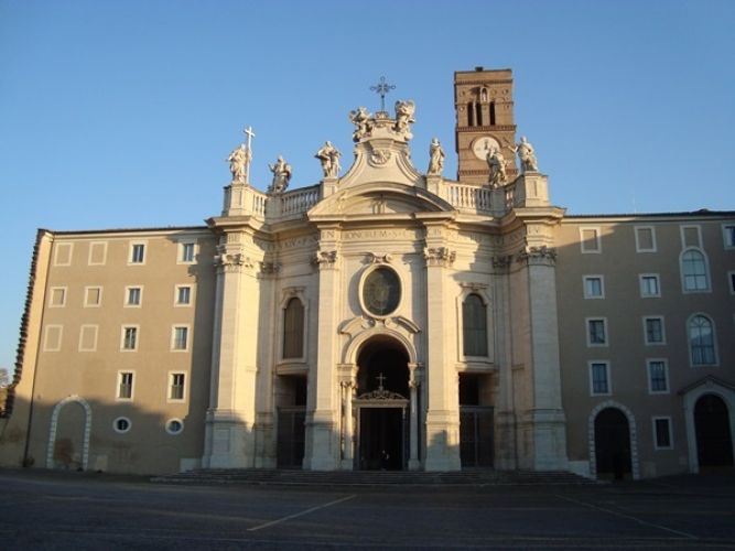 كنيسة سانتا كروتش في روما