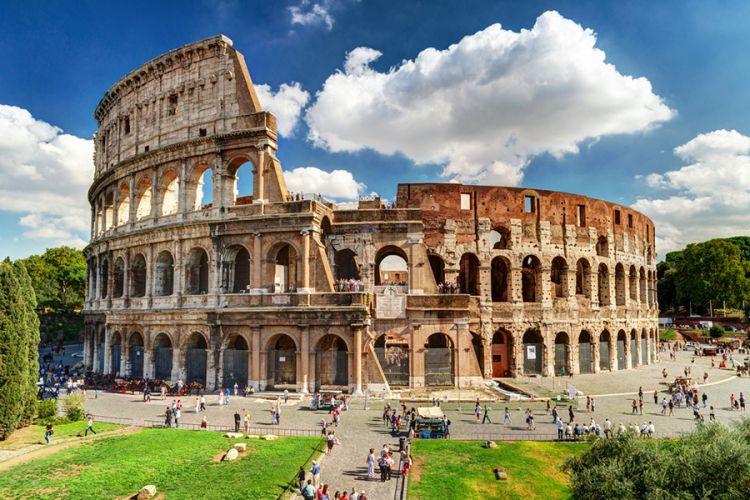 الكولوسيوم Colosseum في روما - ايطاليا