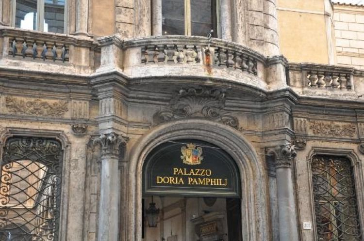 معرض دوريا بامفيلي في روما - إيطاليا