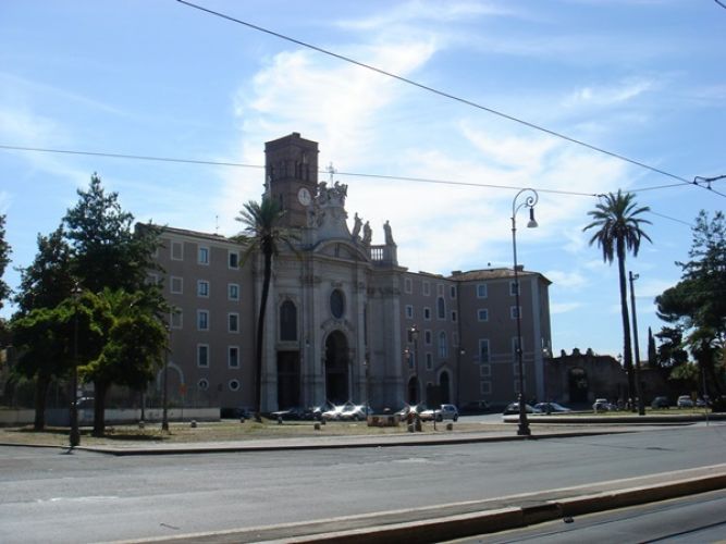 كنيسة سانتا كروتش في روما