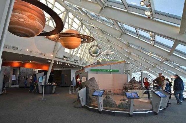 متحف أدلر لعلم فلك والقبة الفلكية شيكاغو