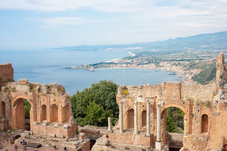 مسرح تاورمينا القديم | Ancient Theatre Of Taormina