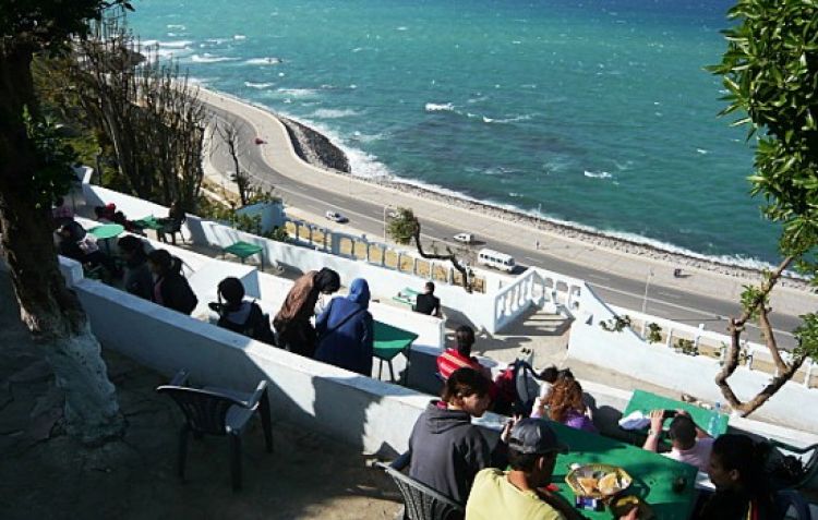 مقهى الحافة في طنجة - المغرب