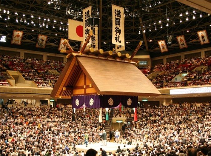 ملعب كوكوغيكان للسومو ‫في طوكيو - اليابان‬