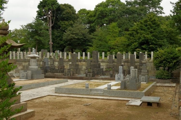 مقبرة ياناكا في طوكيو - اليابان