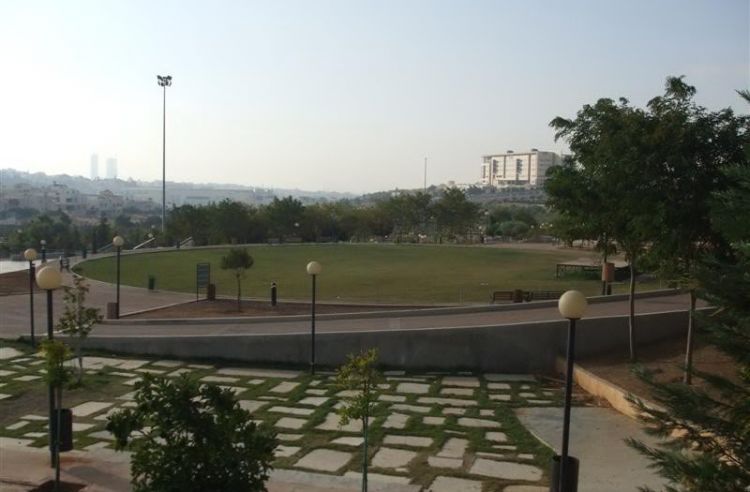 حدائق الحسين هي حديقة عامة تقع في مدينة عمان