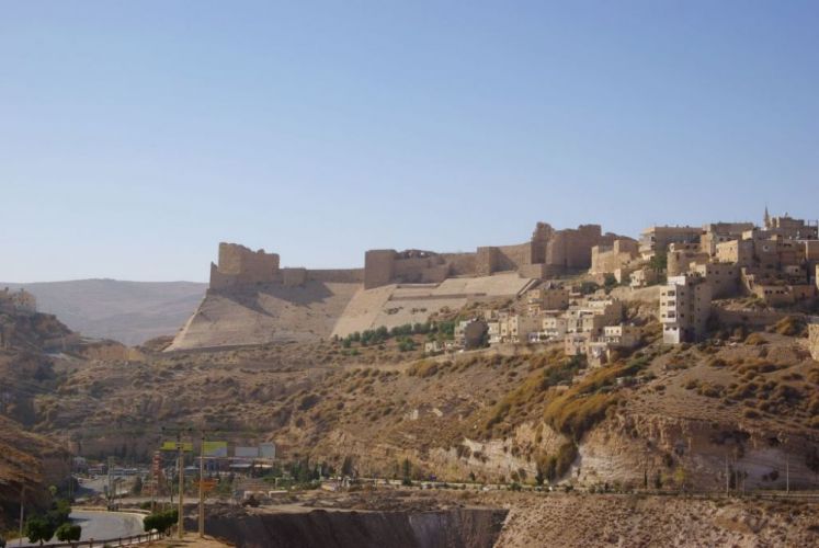 حاصر صلاح الدين الأيوبي قلعة الكرك عام 1183
