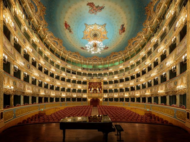 مسرح لافينيس في البندقية - ايطاليا