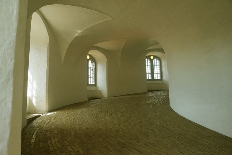 من داخل البرج الدائري في كوبنهاجن - الدنمارك