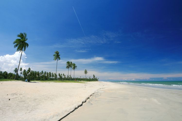 Pantai Bisikan Bayu Beach