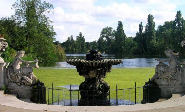 حديقة هايد بارك في لندن - المملكة المتحدة