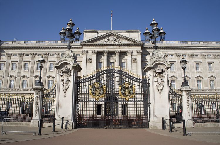 قصر باكنغهام لندن