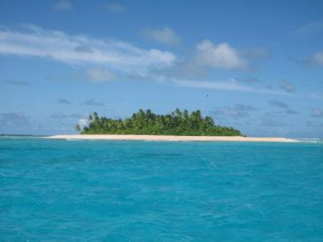 جزيرة لاهافياني اتول في المالديف