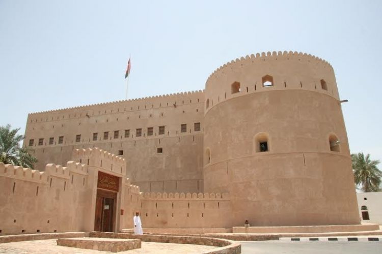حصن قريات في سلطنة عمان
