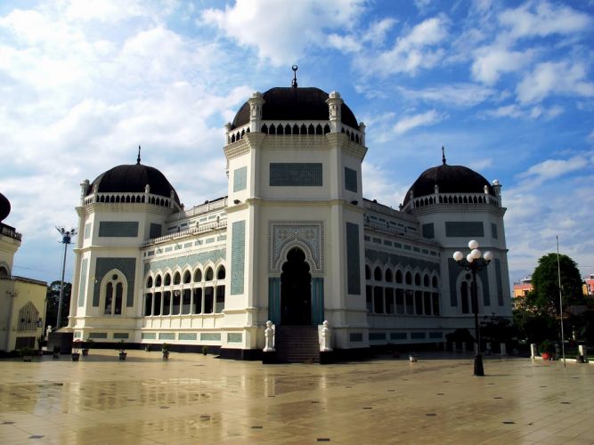 مسجد رايا في ميدان - إندونيسيا