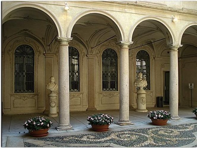 قصر موراندو في ميلانو