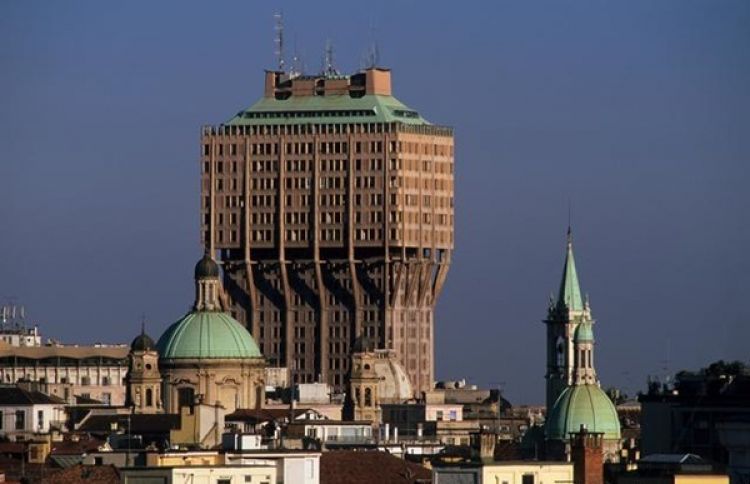 برج فيلاسكا في ميلانو
