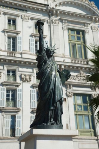 ‫تمثال الحرية‬ في نيس