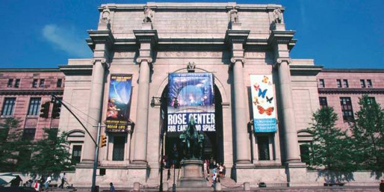 المتحف الامريكي للتاريخ الطبيعي في نيويورك