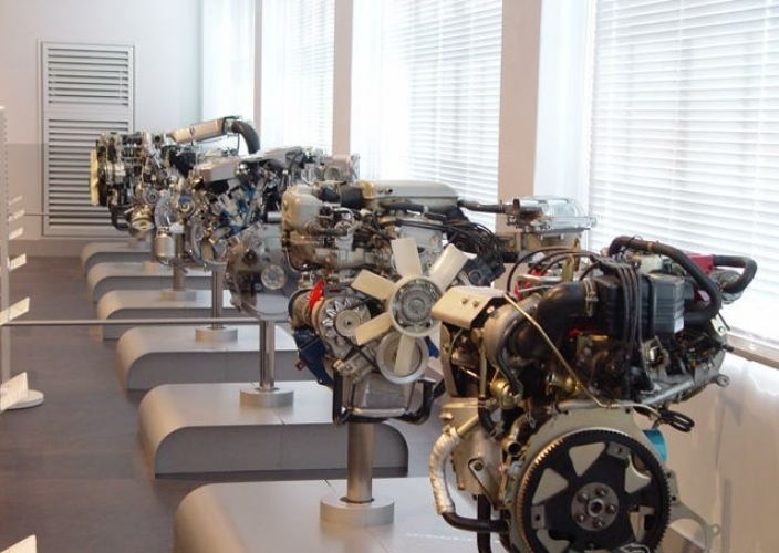 متحف محركات نيسان من الداخل