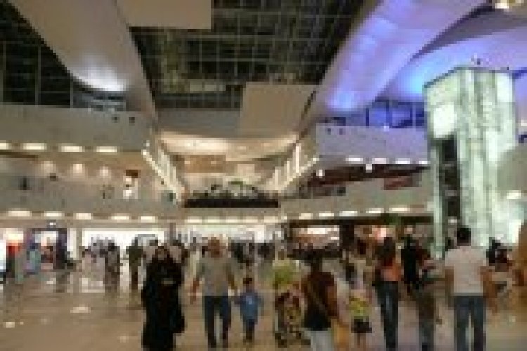 الأفنيور مركز تسوق تجاري في الكويت