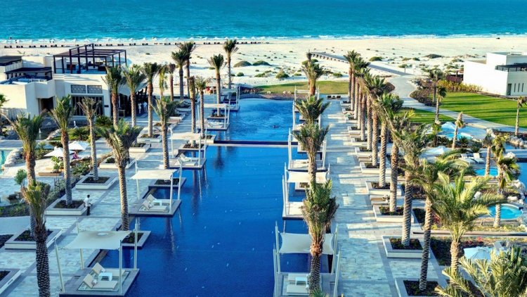 حياة بارك ابوظبي