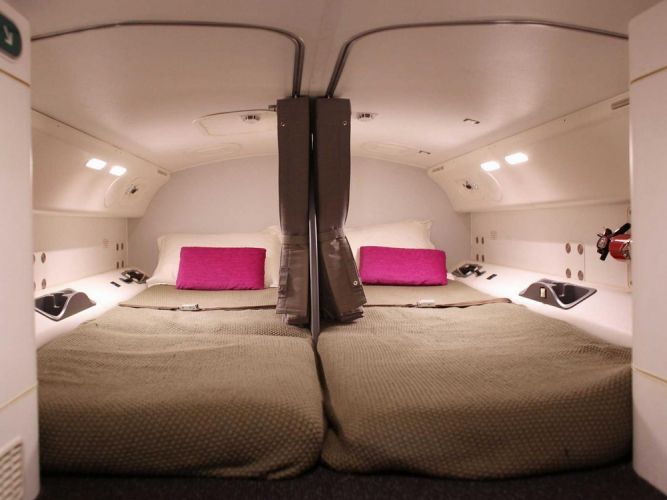 غرف نوم سرية في الطائرات 