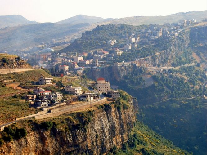قرية جزين في لبنان