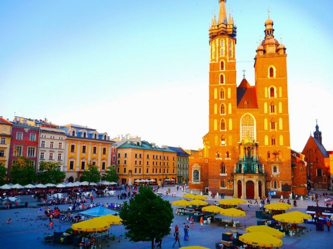 Main Market Square Poland مدينة كراكوف البولندية