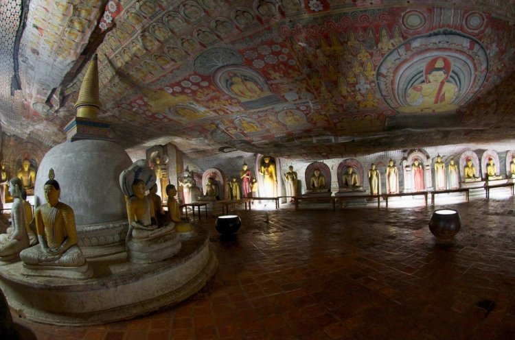 معبد كهف دامبولا سريلانكا