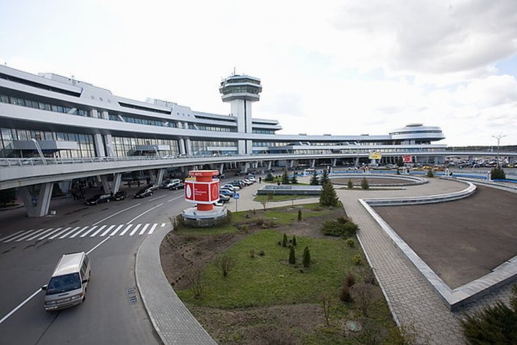 مطار مينسك الدولي