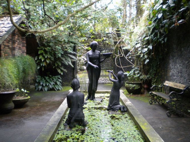 ullen sentalu museum