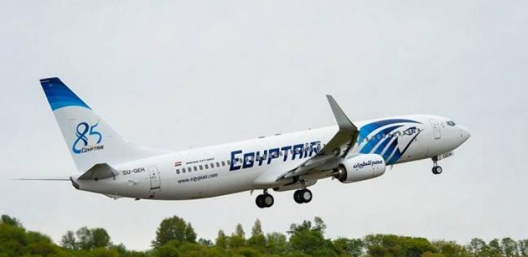 مصر للطيران تقدم وجبة يوميا للعاملين في رمضان