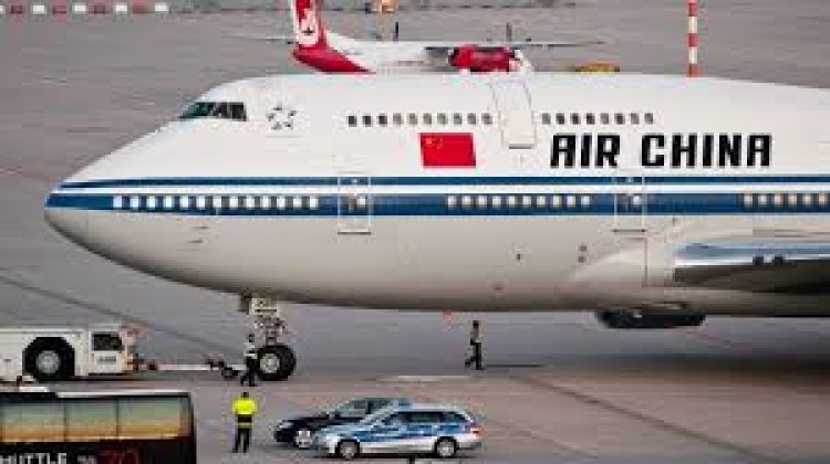 طائرة صينية تعود للمطار بعد إقلاعها بسبب فجوة في محركها